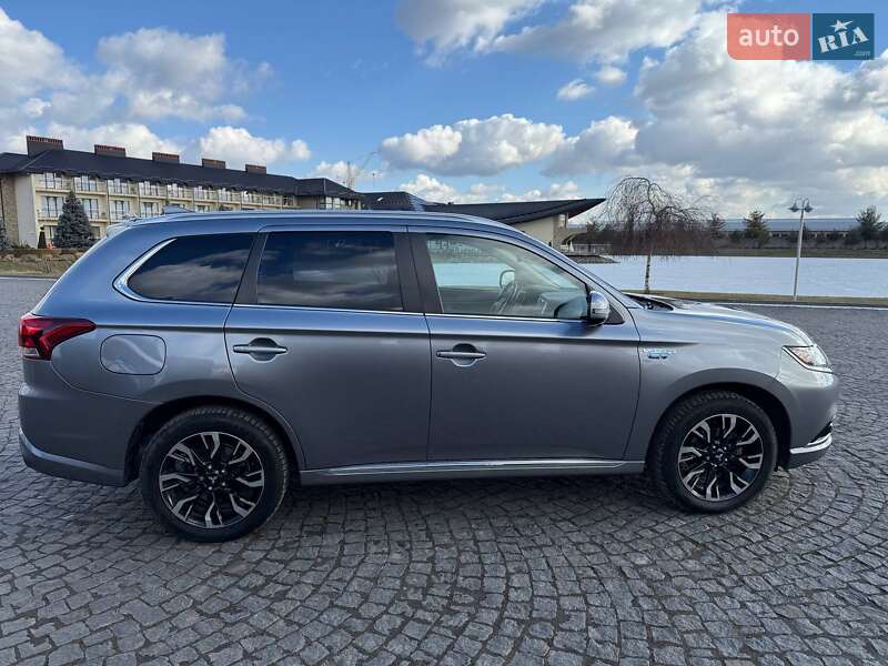 Внедорожник / Кроссовер Mitsubishi Outlander 2018 в Жовкве