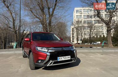 Позашляховик / Кросовер Mitsubishi Outlander 2018 в Харкові