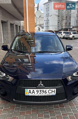 Позашляховик / Кросовер Mitsubishi Outlander 2011 в Києві