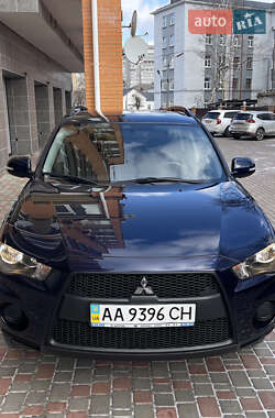 Позашляховик / Кросовер Mitsubishi Outlander 2011 в Києві