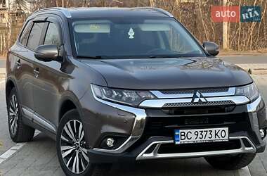 Mitsubishi Outlander 2020