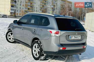 Позашляховик / Кросовер Mitsubishi Outlander 2013 в Харкові