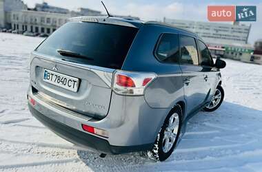 Позашляховик / Кросовер Mitsubishi Outlander 2013 в Харкові