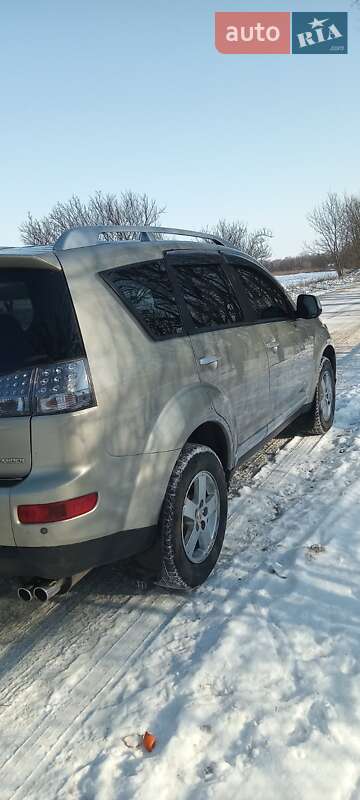 Внедорожник / Кроссовер Mitsubishi Outlander 2008 в Краснограде