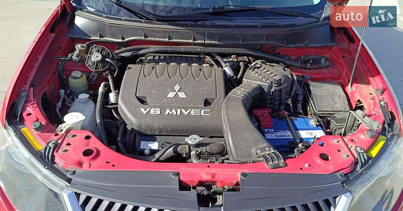 Позашляховик / Кросовер Mitsubishi Outlander 2008 в Львові