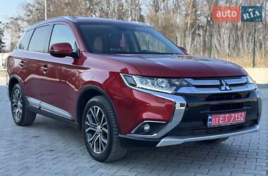 Внедорожник / Кроссовер Mitsubishi Outlander 2016 в Дубно