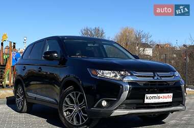 Внедорожник / Кроссовер Mitsubishi Outlander 2017 в Хмельницком