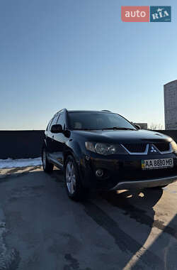 Позашляховик / Кросовер Mitsubishi Outlander 2008 в Києві