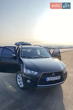 Позашляховик / Кросовер Mitsubishi Outlander 2012 в Києві