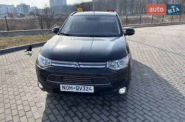 Позашляховик / Кросовер Mitsubishi Outlander 2013 в Рівному