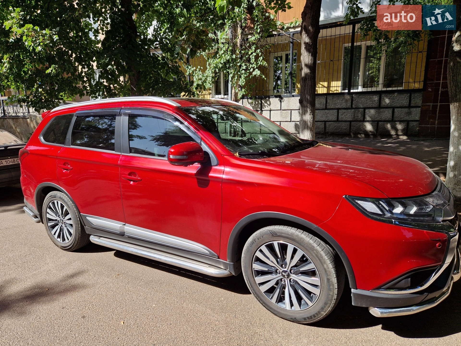 2020 Mitsubishi Outlander - фото 1