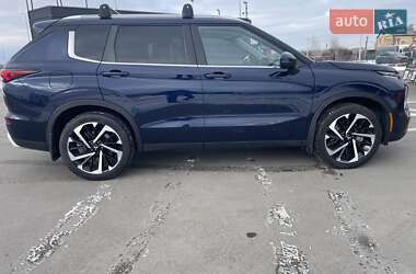 Позашляховик / Кросовер Mitsubishi Outlander 2021 в Києві