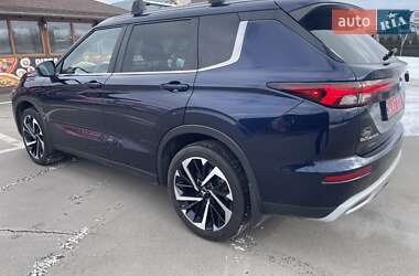 Позашляховик / Кросовер Mitsubishi Outlander 2021 в Києві