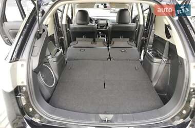 Внедорожник / Кроссовер Mitsubishi Outlander 2014 в 
