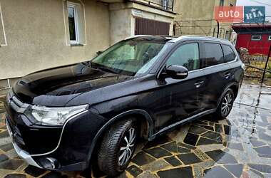 Внедорожник / Кроссовер Mitsubishi Outlander 2014 в 