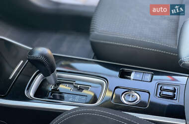 Внедорожник / Кроссовер Mitsubishi Outlander 2018 в 