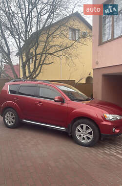 Внедорожник / Кроссовер Mitsubishi Outlander 2010 в Бродах