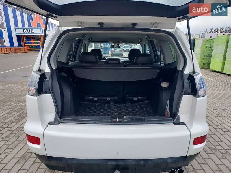 Внедорожник / Кроссовер Mitsubishi Outlander 2012 в Славуте