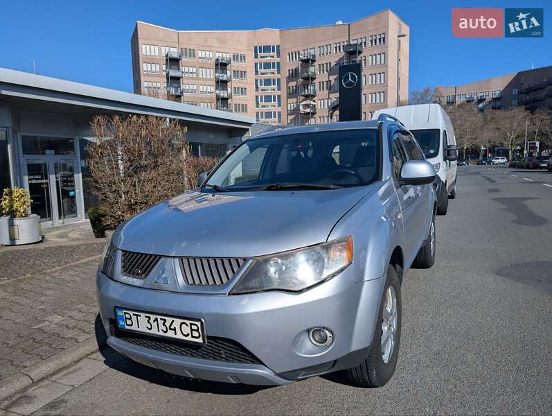 Внедорожник / Кроссовер Mitsubishi Outlander 2007 в Херсоне