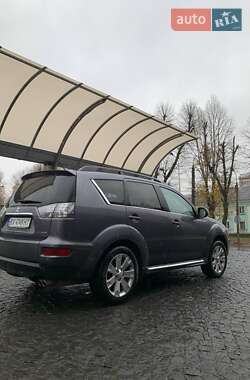 Позашляховик / Кросовер Mitsubishi Outlander 2011 в 