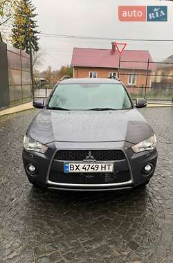Позашляховик / Кросовер Mitsubishi Outlander 2011 в 