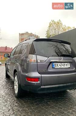 Позашляховик / Кросовер Mitsubishi Outlander 2011 в 