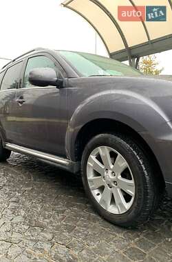 Позашляховик / Кросовер Mitsubishi Outlander 2011 в 