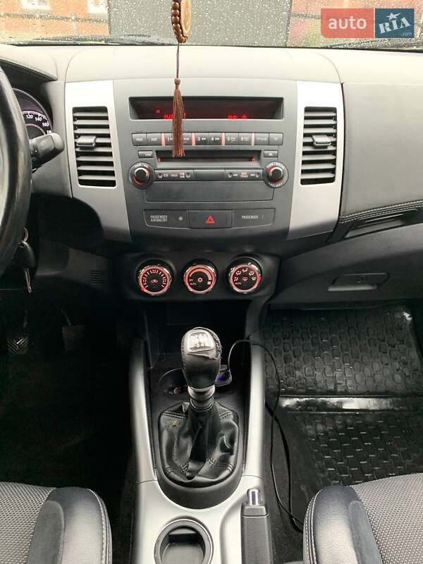 Позашляховик / Кросовер Mitsubishi Outlander 2011 в Хмельницькому