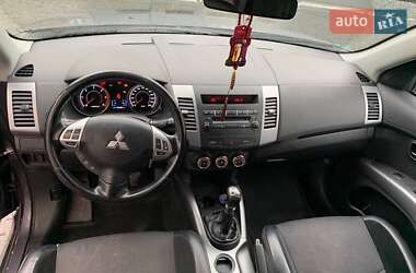 Позашляховик / Кросовер Mitsubishi Outlander 2011 в 
