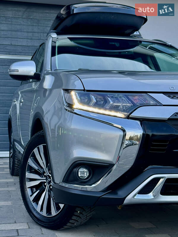 Внедорожник / Кроссовер Mitsubishi Outlander 2019 в Трускавце