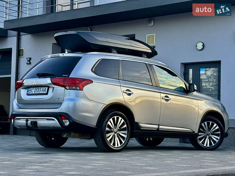 Внедорожник / Кроссовер Mitsubishi Outlander 2019 в Трускавце