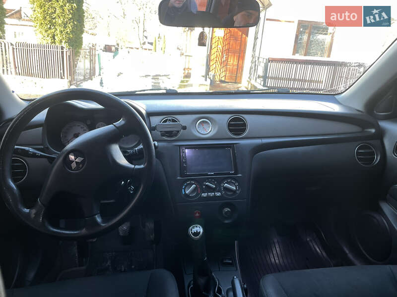 Внедорожник / Кроссовер Mitsubishi Outlander 2005 в Яремче