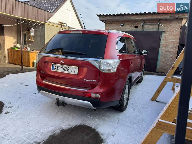 Позашляховик / Кросовер Mitsubishi Outlander 2014 в Кривому Розі