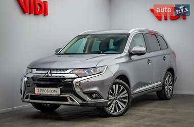 Внедорожник / Кроссовер Mitsubishi Outlander 2021 в Киеве