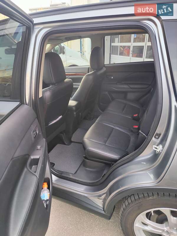 Позашляховик / Кросовер Mitsubishi Outlander 2014 в Києві фото 5 Позашляховик / Кросовер Mitsubishi Outlander 2014 в Києві