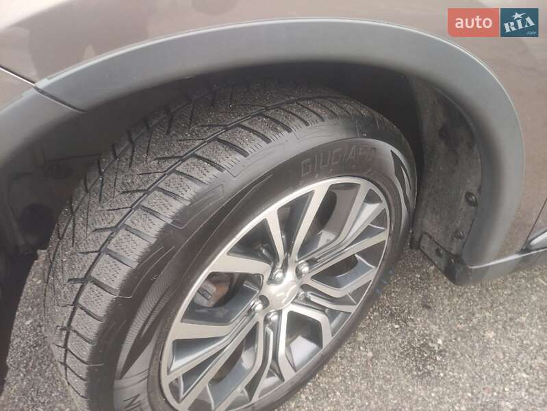 Внедорожник / Кроссовер Mitsubishi Outlander 2018 в Черкассах