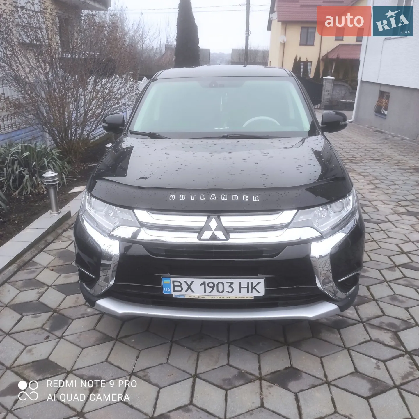 2017 Mitsubishi Outlander - фото 1