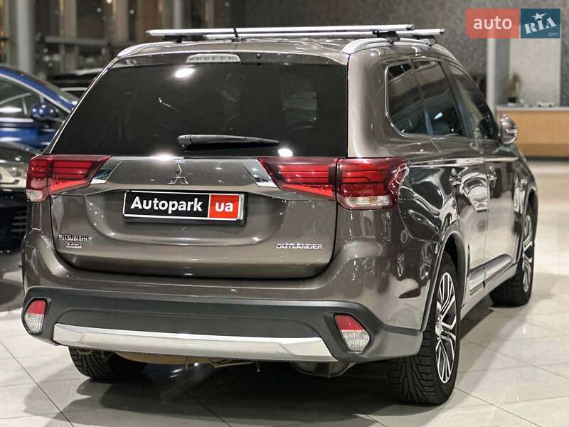 Внедорожник / Кроссовер Mitsubishi Outlander 2015 в Одессе