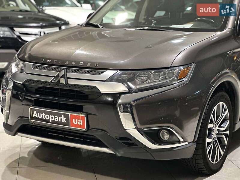 Внедорожник / Кроссовер Mitsubishi Outlander 2015 в Одессе