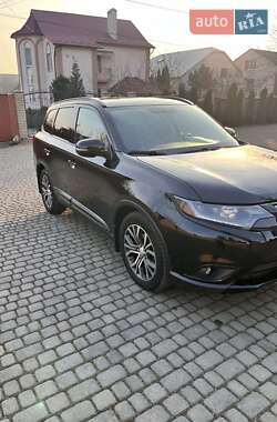 Mitsubishi Outlander 2016