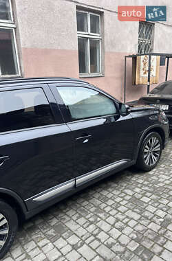 Позашляховик / Кросовер Mitsubishi Outlander 2019 в 