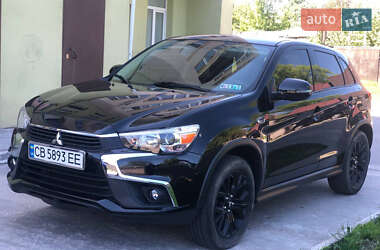 Внедорожник / Кроссовер Mitsubishi Outlander 2017 в 