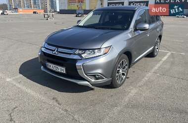 Позашляховик / Кросовер Mitsubishi Outlander 2015 в Києві