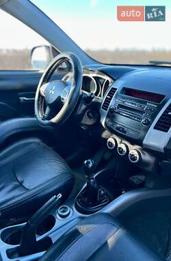 Внедорожник / Кроссовер Mitsubishi Outlander 2009 в 