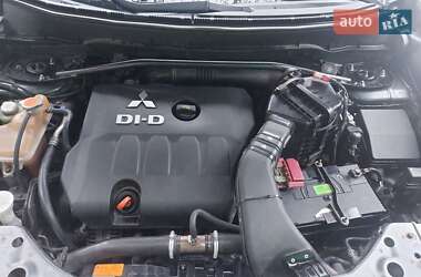 Внедорожник / Кроссовер Mitsubishi Outlander 2009 в 