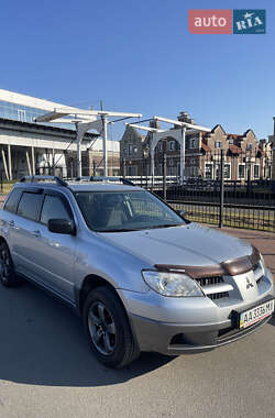 Позашляховик / Кросовер Mitsubishi Outlander 2009 в Києві