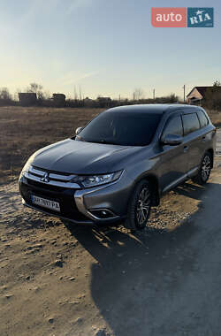 Внедорожник / Кроссовер Mitsubishi Outlander 2018 в Днепре