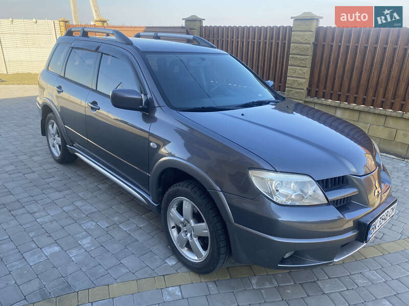 Внедорожник / Кроссовер Mitsubishi Outlander 2006 в Ровно