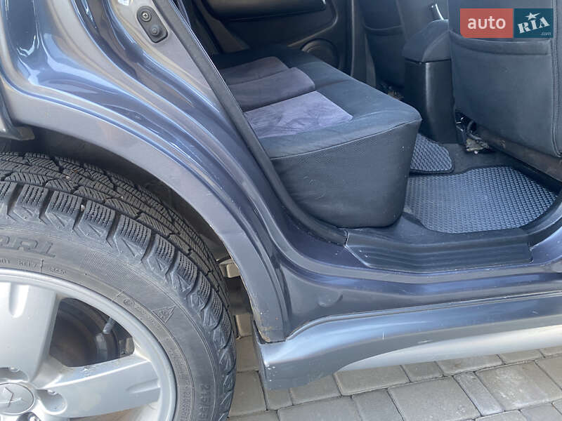 Внедорожник / Кроссовер Mitsubishi Outlander 2006 в Ровно