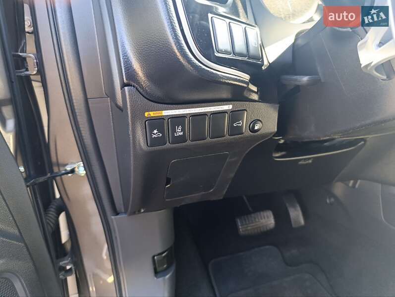 Внедорожник / Кроссовер Mitsubishi Outlander 2019 в Никополе